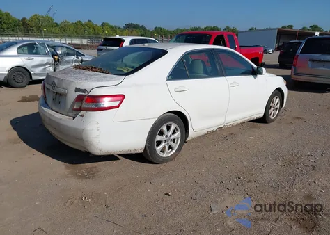 2010 Toyota Camry Se/Le/Xle z USA, uszkodzony, nr VIN 4T1BF3EK4AU536328